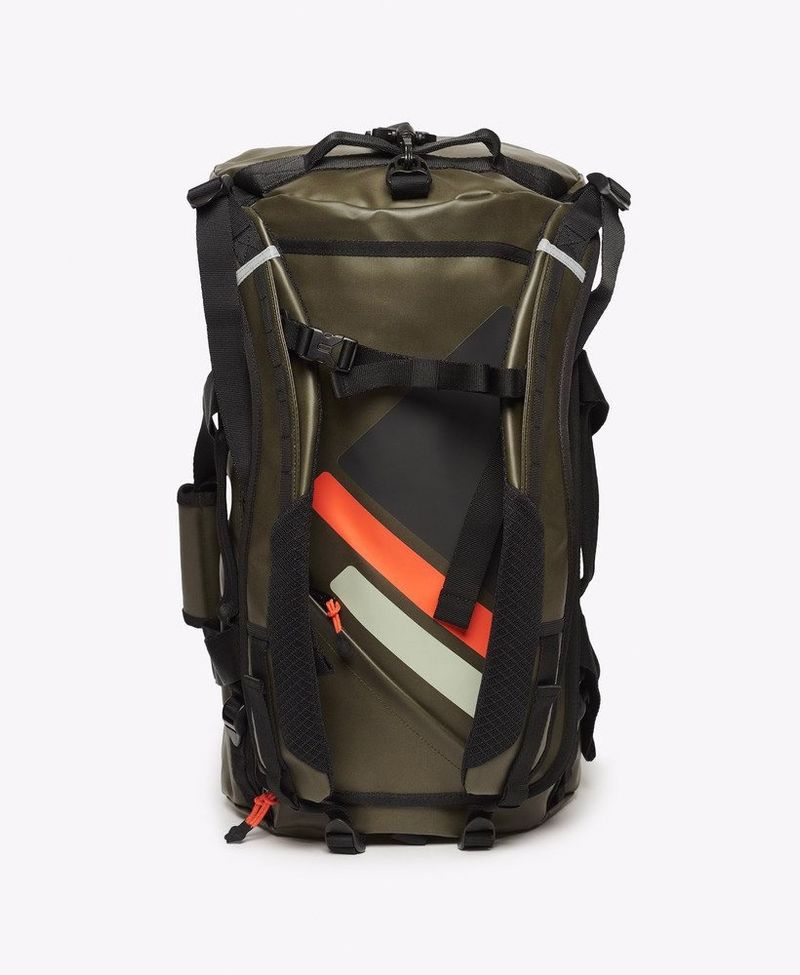 Bolso-Para-Hombre-Tarp-Barrel